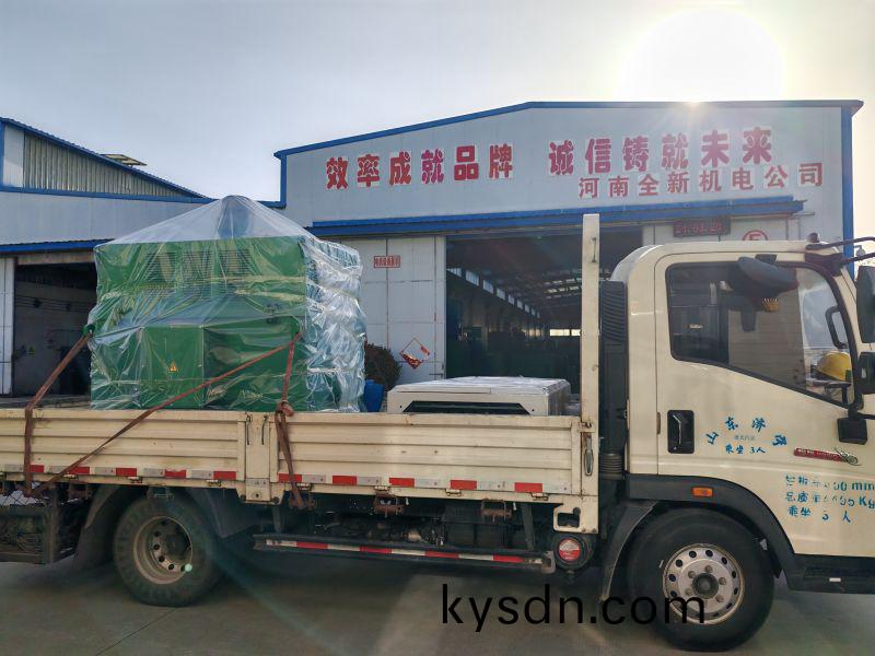 專車給鑽井隊髮一套630kw-6變頻(pin)電機咊變(bian)頻櫃