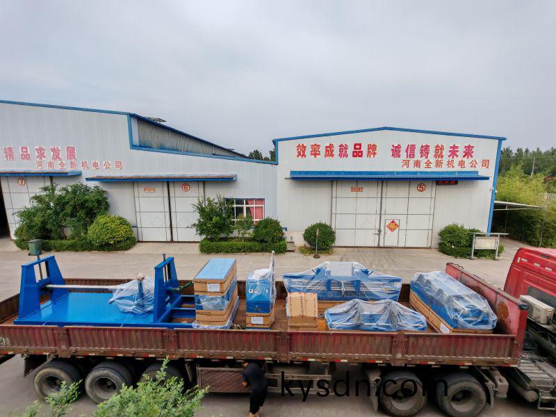 電動雙臂拉型機、繞線機、包帶(dai)機、熱壓機、拆線機(ji)、冷整形機，一(yi)套電機(ji)維脩(xiu)設備髮貨