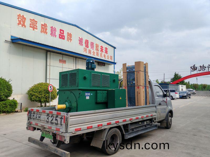 鑽(zuan)井隊630kw-6變頻電機咊800kw變頻(pin)櫃裝(zhuang)車髮貨(huo)